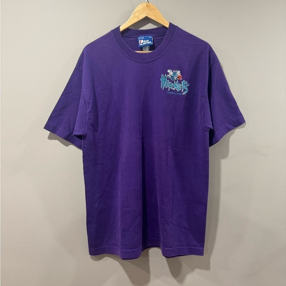 Charlotte Hornets Pro Player Purple Vintage 90s Embroidered T-Shirt - Picture 1 of 7
